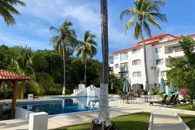 Image de Ixtapa Zihua Beautiful Condo with pool view near the beach in Mexico first floor