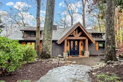 Image de \"Last Cove Lodge\" A totally reconstructed 1950's fishing cabin. Very unique
