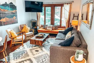 Image de Ketchum ski retreat: family & remote work friendly
