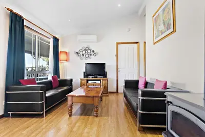 Image de Blaxland's Cottage - Uniquely perfect, historic cottage! - Historic 2 bedroom cottage on vineyard