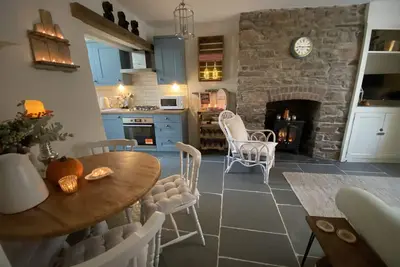 Image de 150m to Harbour: Cosy, Charming Fisherman’s Cottage