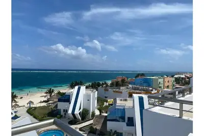 Image de Spacious condo on the beach with pool