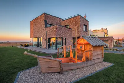 Image de \"Villa King\" with sea view, sauna, garden & play frames - perfect for families