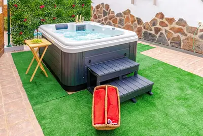 Image de Mari House With Jacuzzi and Bbq by CanariasGetaway