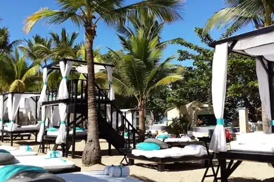 Image de Multiple Locations & Suites to choose from with Vip Access. Getaway to paradise!
