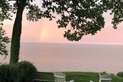 Image de Mid-Century Modern on Private Beach, Designed by Award Winning Architect!