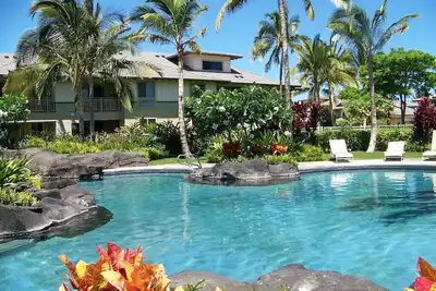 Image de Enjoy snorkeling nearby! Pool available and easy walk to beach!