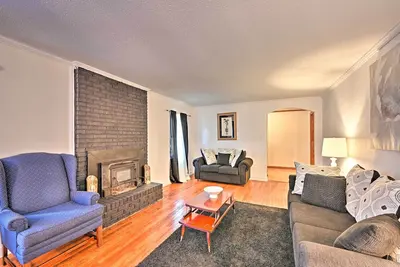 Image de Blounts Creek House w/ Yard - Pets Welcome!