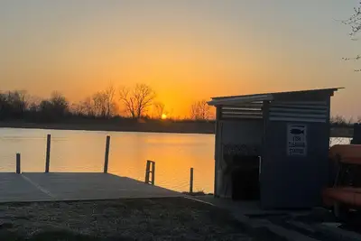 Image de Water Front Home: Fisherman's' dream with private dock and beautiful sunsets
