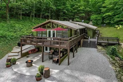 Image de Doc's Lake Escape - Covered slip, Hot tub Fire Pit