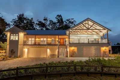 Image de Architecturally designed Brand New Hamptons Luxury with lift