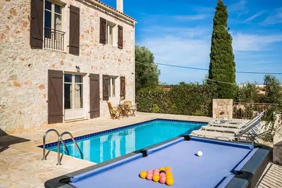 Image de Fantastic 2 bed traditional villa with private pool