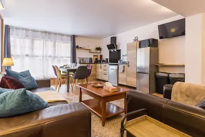 Image de Maison de ville à St Nazaire, près du front de mer, climatisée, 3 chambres avec sdb privatives, WiFi