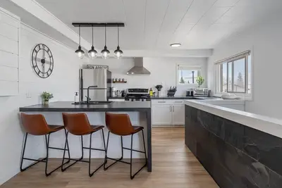 Image de Hidden Loft | 3-Bedroom | Walk to Beach | Sleeps 6