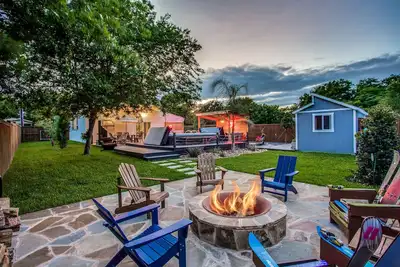 Image de New Modern Home, Designed For Comfort, Swim Spa, Tesla Charger, 20 Min To Atx