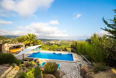 Image de Maison 350 m2, magnifique vue, 6 mn mer, 14 couchages, tout confort