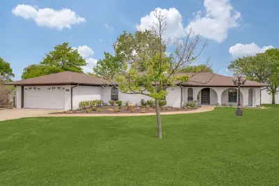 Image de Quiet Lakehouse in a Private Neighborhood in Dfw