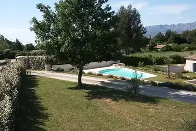 Image de Appartement à Trets avec piscine et vue sur la Sainte-Victoire