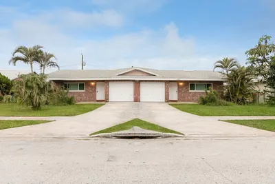 Image de Paradise Beach House -1 min walk to Ocean!