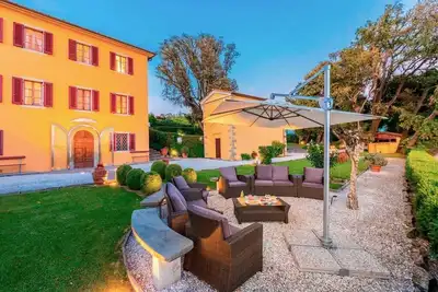 Image de Villa Panorama - Cinq Chambres Villa, Couchages 12