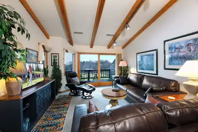 Image de Balcony with Lake Michigan and golf view