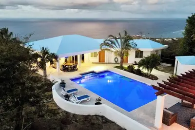 Image de Ultimate Usvi Views overlooking Caribbean & Salt River Bay Nat'l EcoPreserve