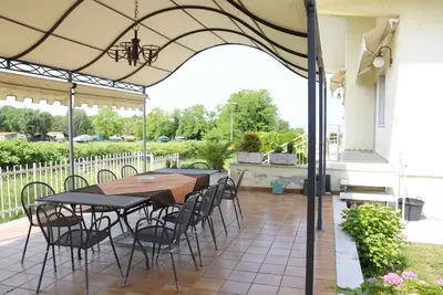 Image de Appartement de vacances avec jardin privé dans un emplacement idéal au bord du lac
