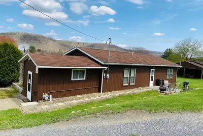 Image de Charming 2 bedroom home in the heart of elk country.