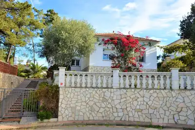 Image de Maison calme avec barbecue à l'écart du centre