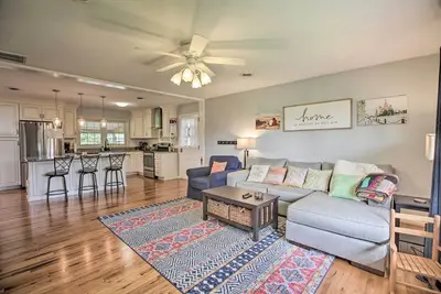 Image de Family-Friendly Getaway w/ Fire Pit & 2 Kayaks!