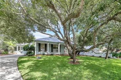 Image de ⭐300 Yards to Beach Access~4 Bikes Included~Screened Porch~30a~Luv by the Sea