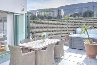 Image de 1 Point View - Luxury Apartment with Private Hot Tub / near Croyde Bay