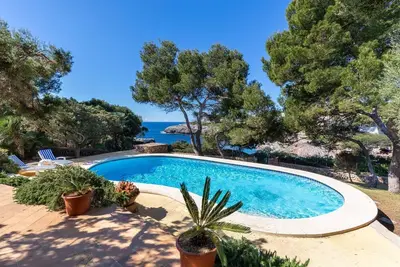 Image de Maison Egos 89 pour 10 personnes en bord de mer avec accès direct mer y plage.