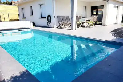Image de Maison ind. Climatisee avec piscine chauffée, classée 3 étoiles 🌟