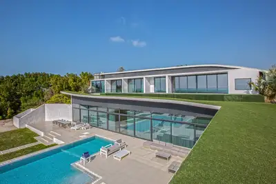 Image de 6 Bedroom Luxury Mansion, Private Island, Private Beach and Pool