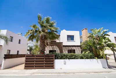 Image de Three Bedroom villa with located In Ayia Thekla!