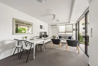 Image de Resort Living < 10mins Cbd ~ 2Bed / 2Bath / 1Car