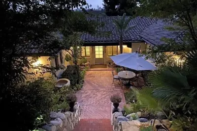 Image de Private Bungalow @ 5 Stars Resort 1 room 1 bath luxury suite with parking