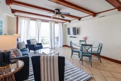 Image de Family-friendly Tybee Island condo w/ pools, ocean views & walk to beach