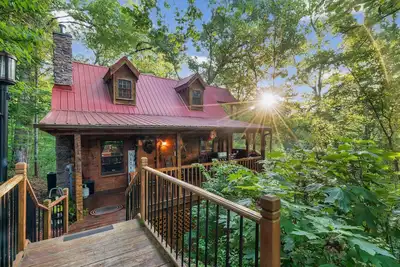 Image de Rustic Escape: Nature Views, Hot Tub & Fire Pit