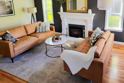 Image de Ski, Shop & Explore: Walkable Midtown Reno Oasis!