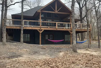 Image de Lake cabin in the woods