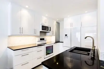 Image de Seasons at Avon, récemment rénovées 2 Br 2ba Condo au 4ème étage