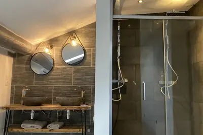 Image de grande terrasse * parking privé * Clim * smart tv* vue degagée