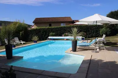 Image de Dans une villa, guest house indépendante de plain pieds, jardin, terrasse avec