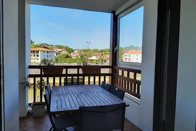 Appartement lumineux avec terrasse à 2 pas de la plage à Ciboure