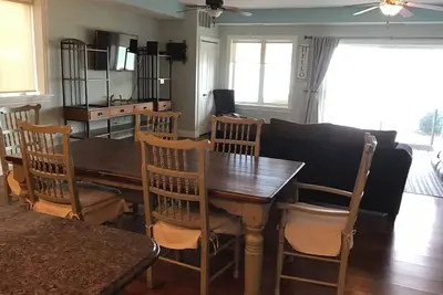 Image de Beach Level Lake Front Condo L02-5 Queen beds. Perfect for families with kids