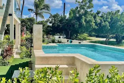 Image de Oceanfront 1-Bdr Condo: King-Bed|Pool|Full-Kitchen|Sofa-Bed|Mini-Beach|Dock