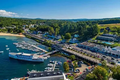 Image de Spacious 2 Bdrm Condo Walking distance to Weirs Beach! !