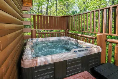 Image de A View to A Dream - Relax & Play: Hot Tub, Pool Table, Firepit Fun!